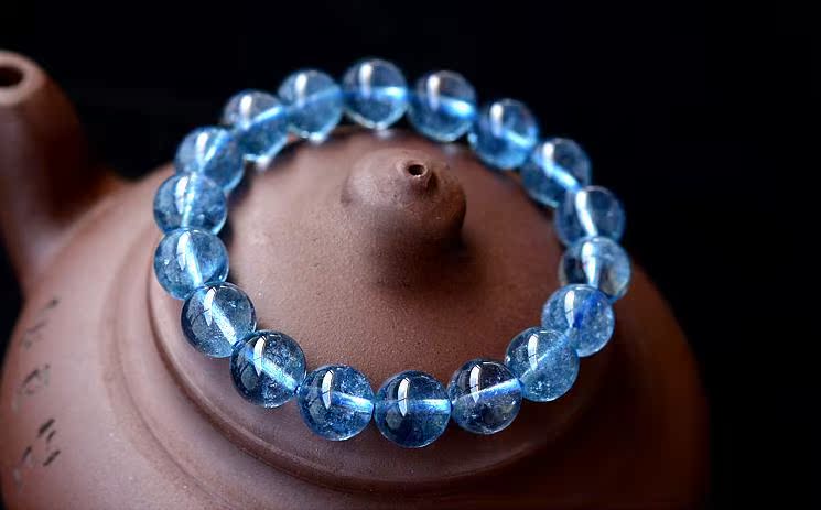 创意款时尚潮人天然蓝水晶手链 幽深海蓝色 梦幻晶花小饰品地摊货