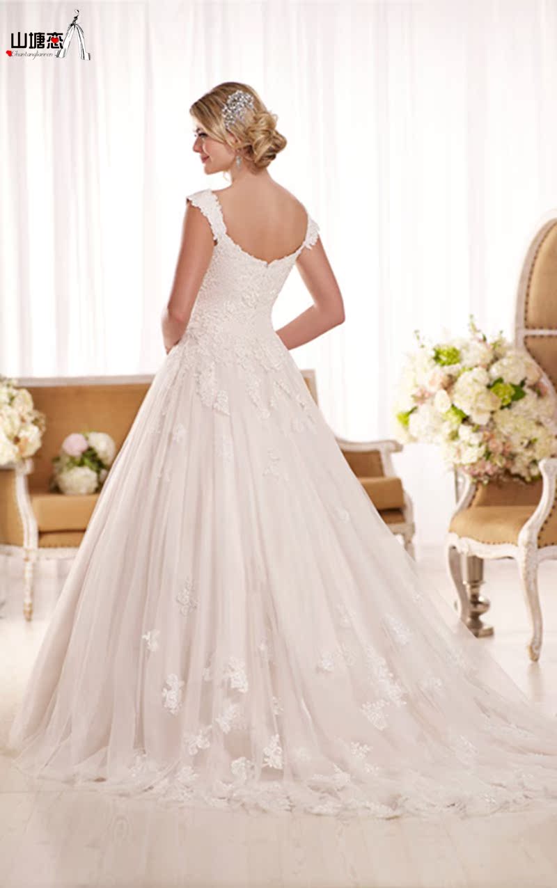 新款热卖双肩v领新娘婚纱 高端私人定制婚纱 厂家批发蕾丝婚纱
