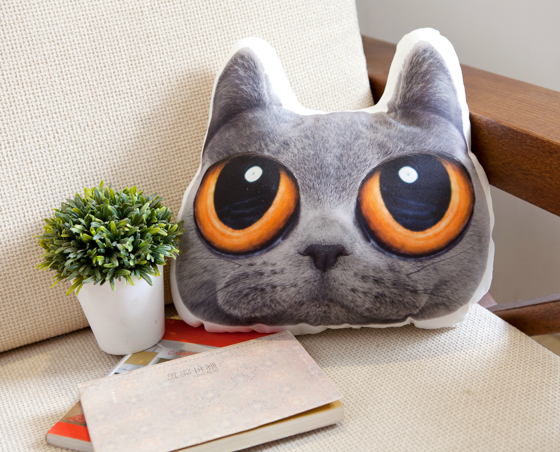 3d立体系列时尚可爱礼物创意黄眼猫抱枕家居装饰外贸出口定制