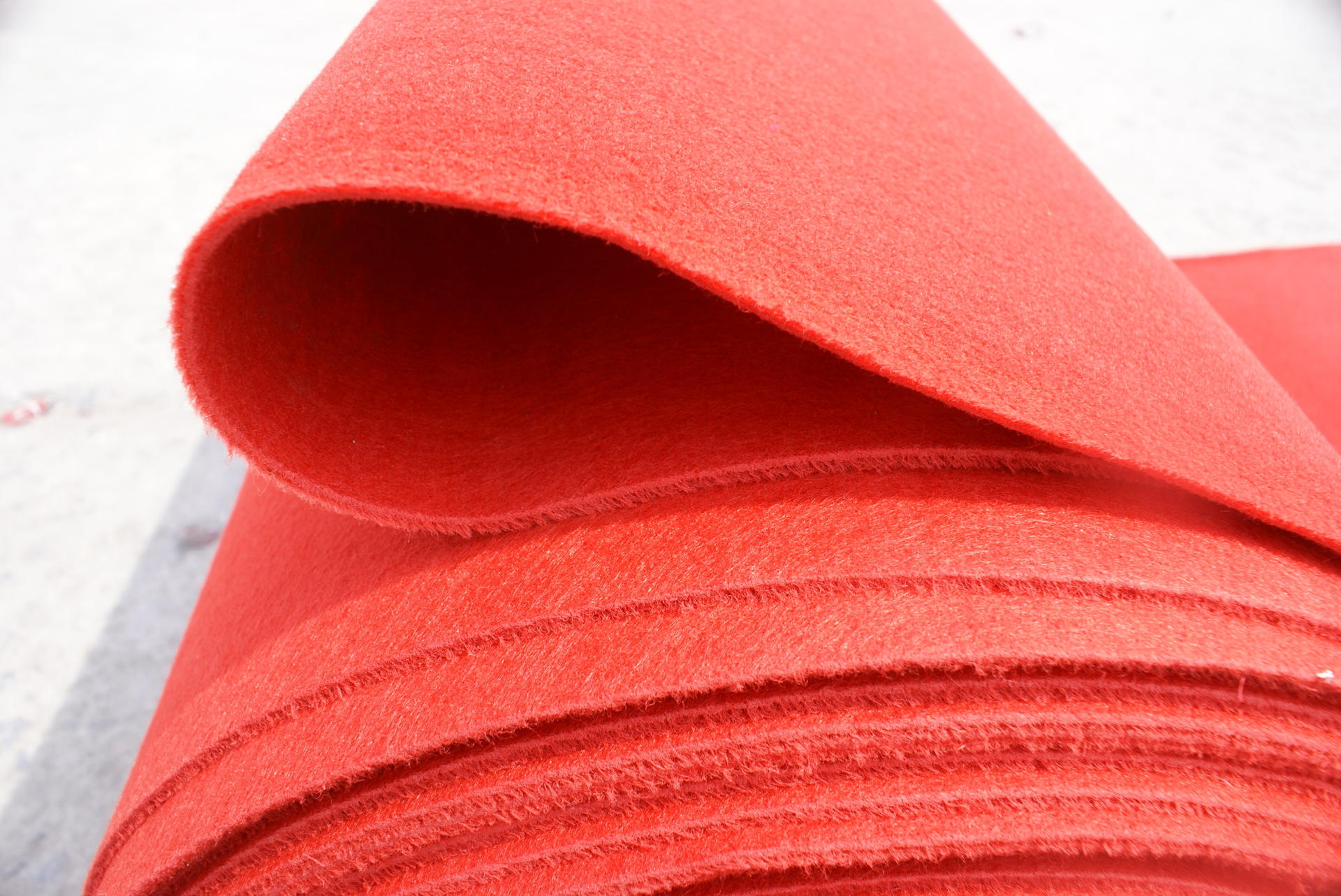 310g红色拉绒起绒地毯加厚婚庆展览地毯开业庆典酒店娱乐满铺