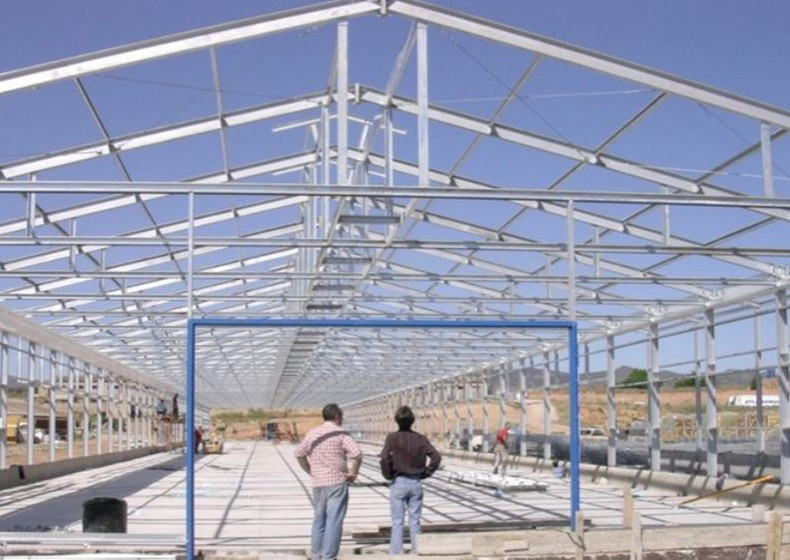 承建钢结构养鸡场 新型鸡舍配套齐全 保温性能强_羽绒被_列表网