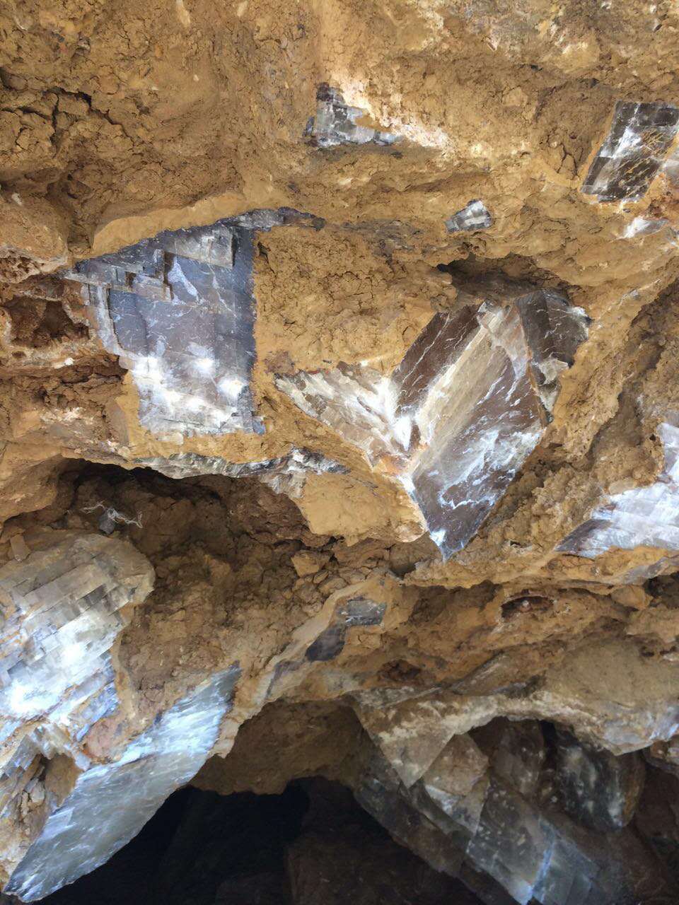 诚邀广西非金属矿冰洲石合作开采加盟 矿山承包 股权融资转让1605