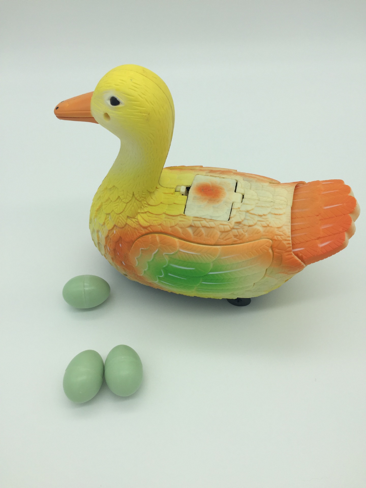 厂家直销电动下蛋鸭子 生蛋鸭 带灯光音乐卡通电动鸭子淘宝热卖