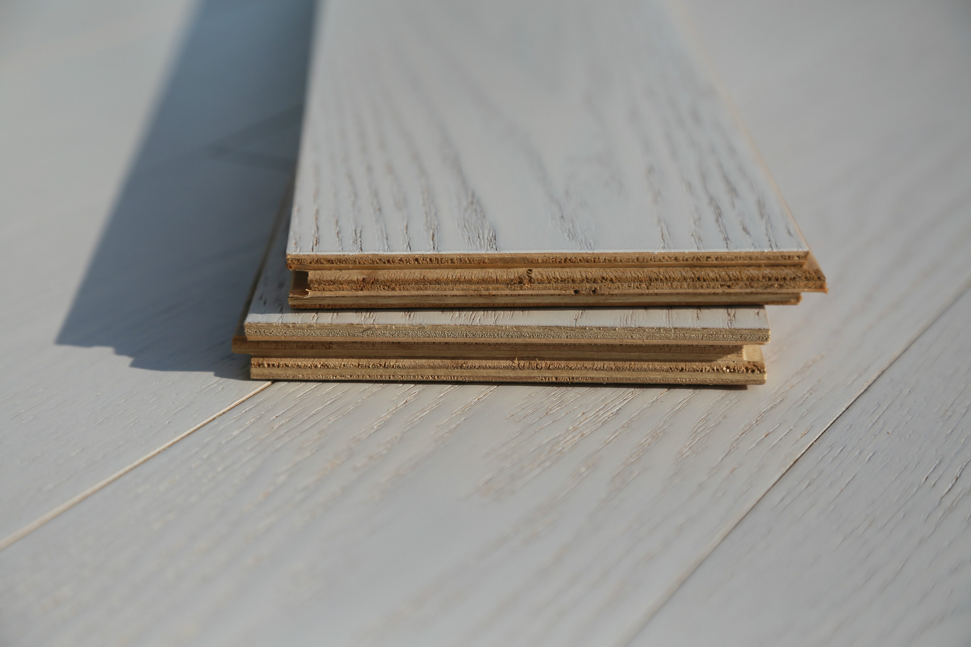 匠树 水曲柳 多层实木复合地板 美式 15mm厚 厂家直批 室内 白色