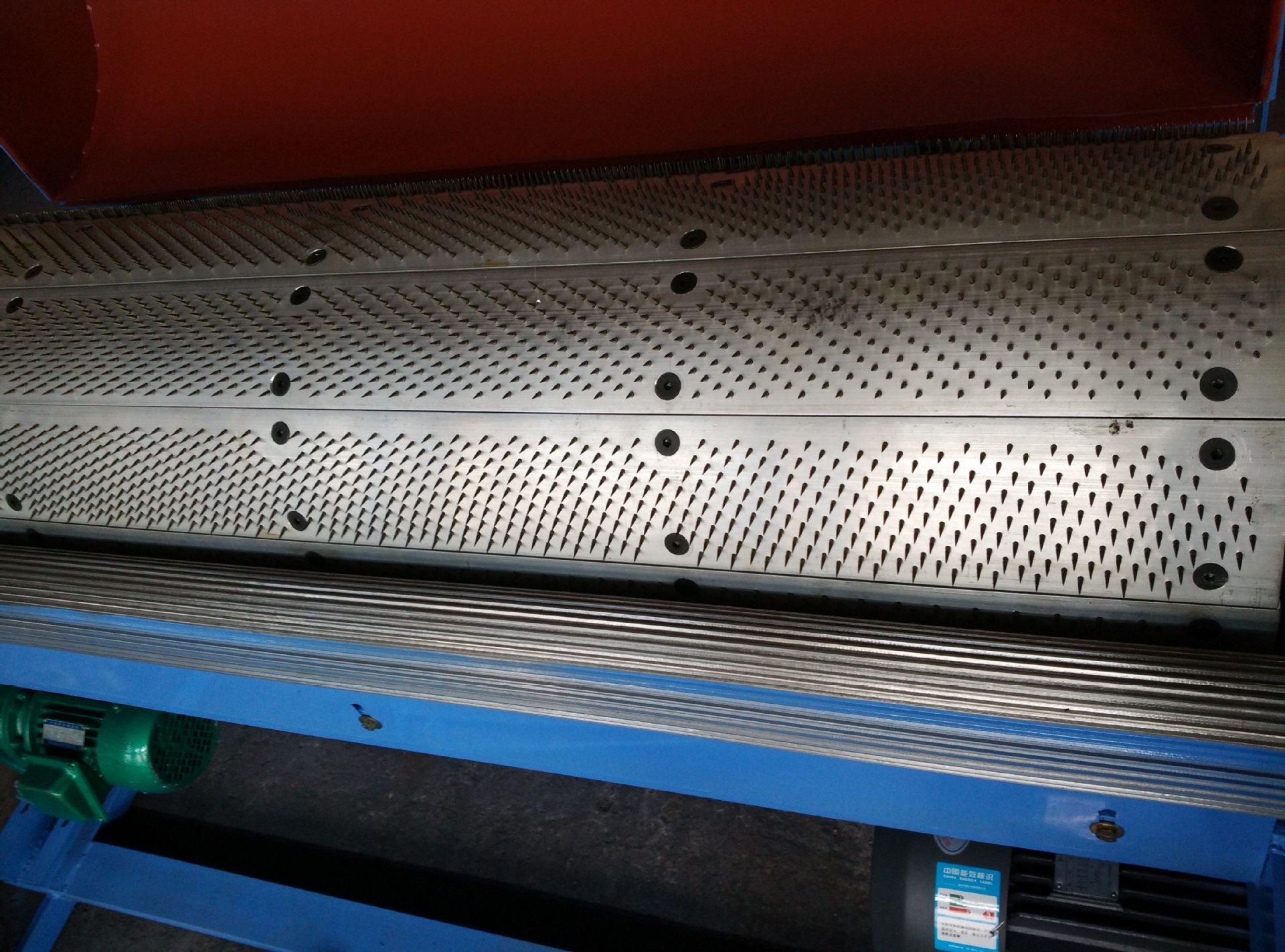 毛纺羊绒纯纺及色纺纱前道工序专用不损伤纤维的羊毛针板开松机