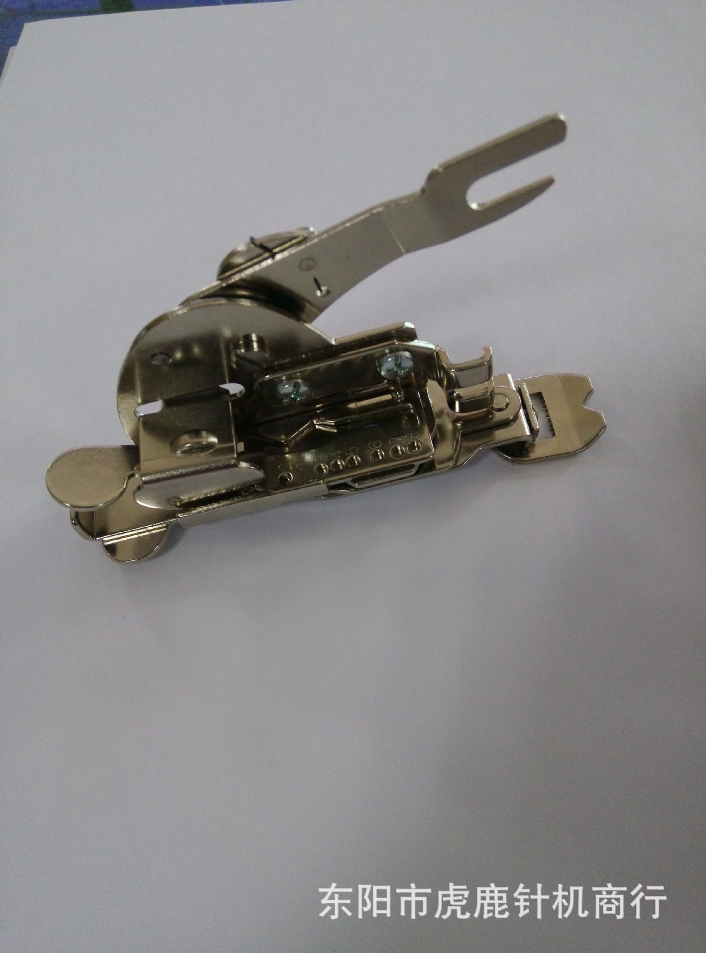 老式脚踏缝纫机锁边修边压脚家用机用拷边锁边器型号z6000