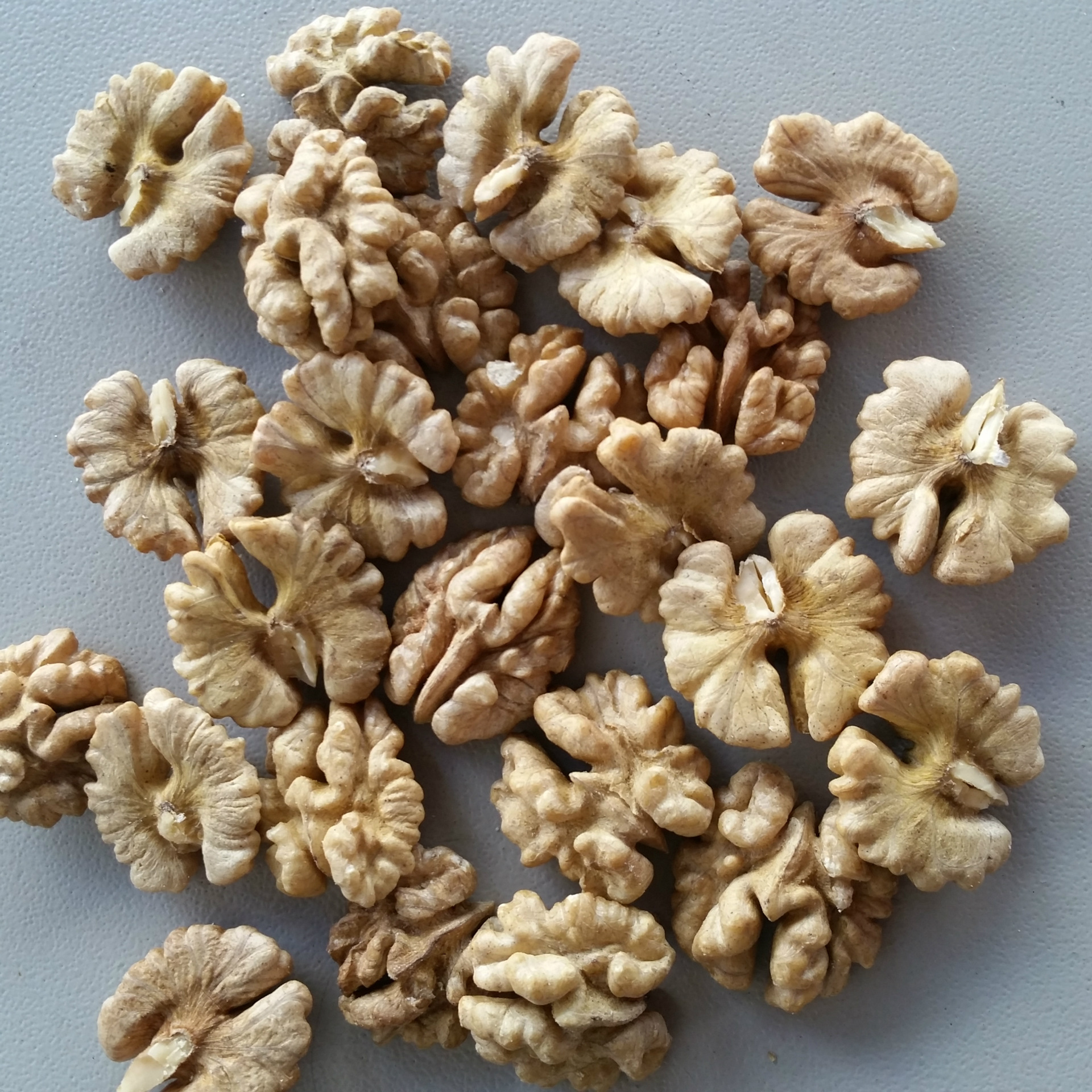 云南核桃仁 全一路蝴蝶半 厂家边剥边打包 新鲜美味 营养健康