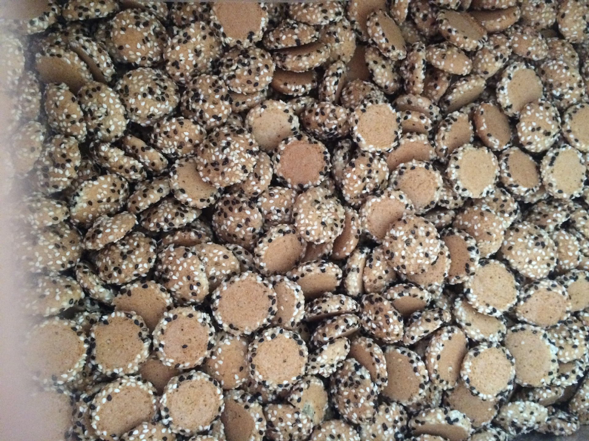 康艺牌椒盐味黑芝麻香酥小麻圆