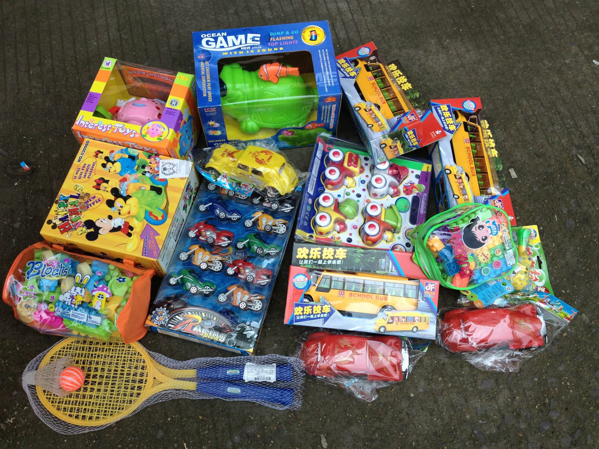 称斤玩具 库存儿童益智发光电动玩具批发 夜市地摊热卖玩具送录音