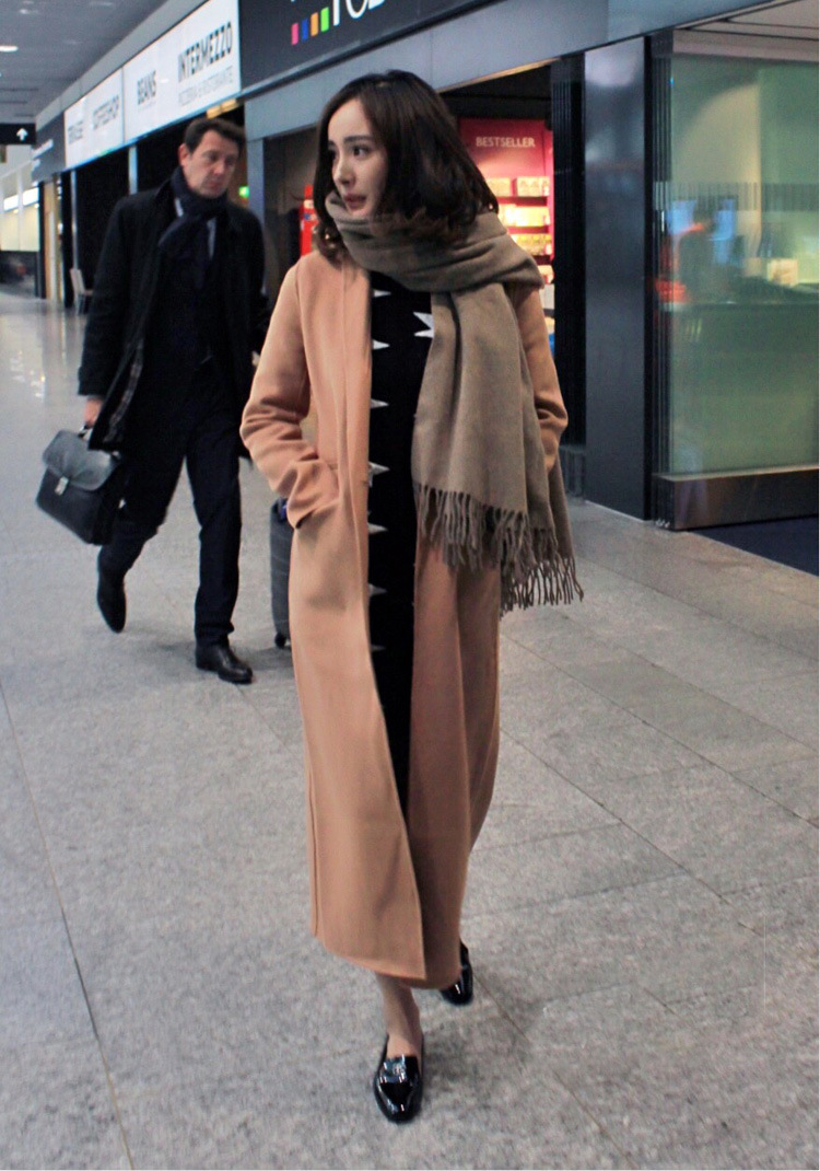 杨幂明星时尚芭莎街拍巴黎时装周机场街拍同款长款毛呢大衣外套