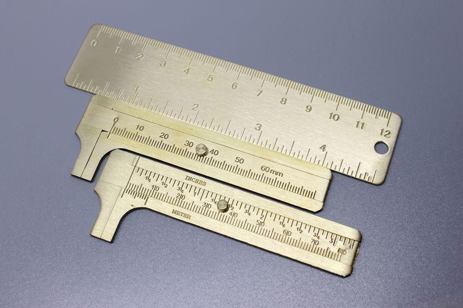 8毫米厚)  量程12厘米 规格:量程80mm(标60mm可测80mm)双刻度包含厘米