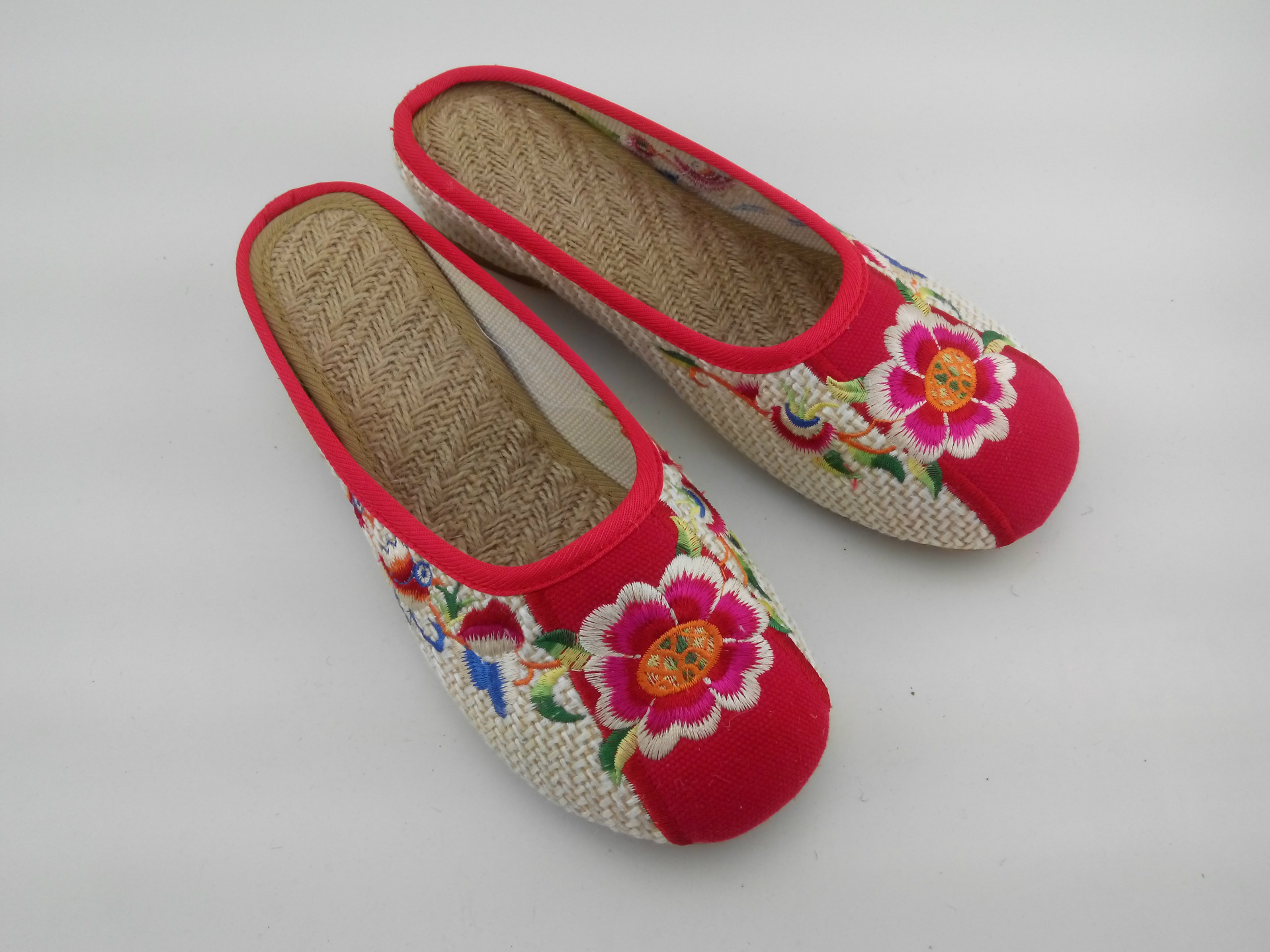 厂家直销女士牛筋底麻鞋 批发棕丝鞋 绣花麻拖鞋 布鞋 透气吸汗