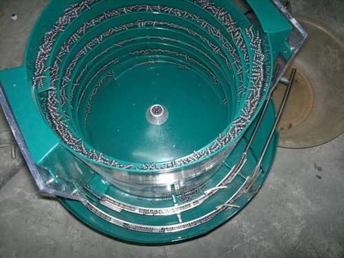 厂家生产销售弹簧振动盘,外观精美,价格实惠,噪音小,振动平稳