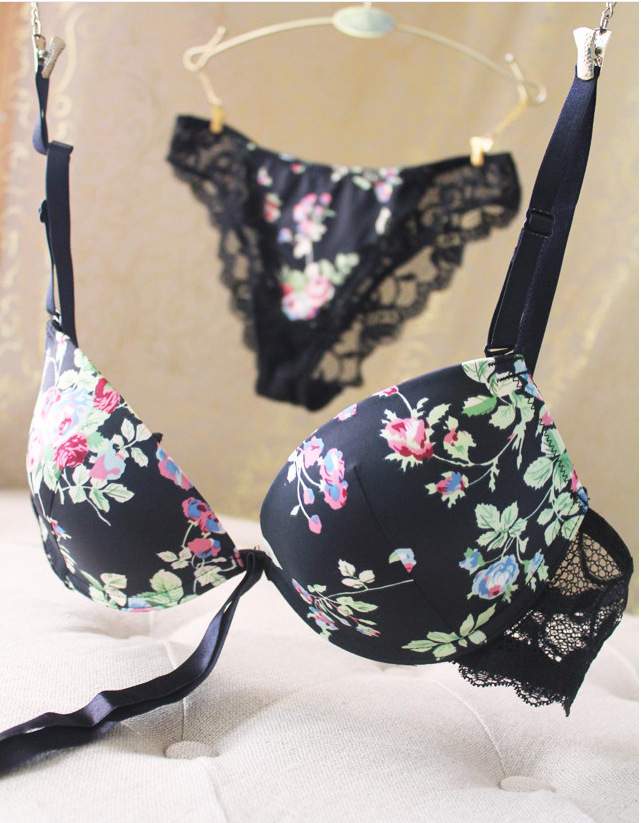 9075 法国花朵性感蕾丝聚拢内衣 文胸套装 薄款欧美碎花深v型内衣