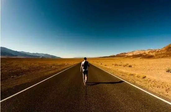 成功路上不怕你错,就怕不做.