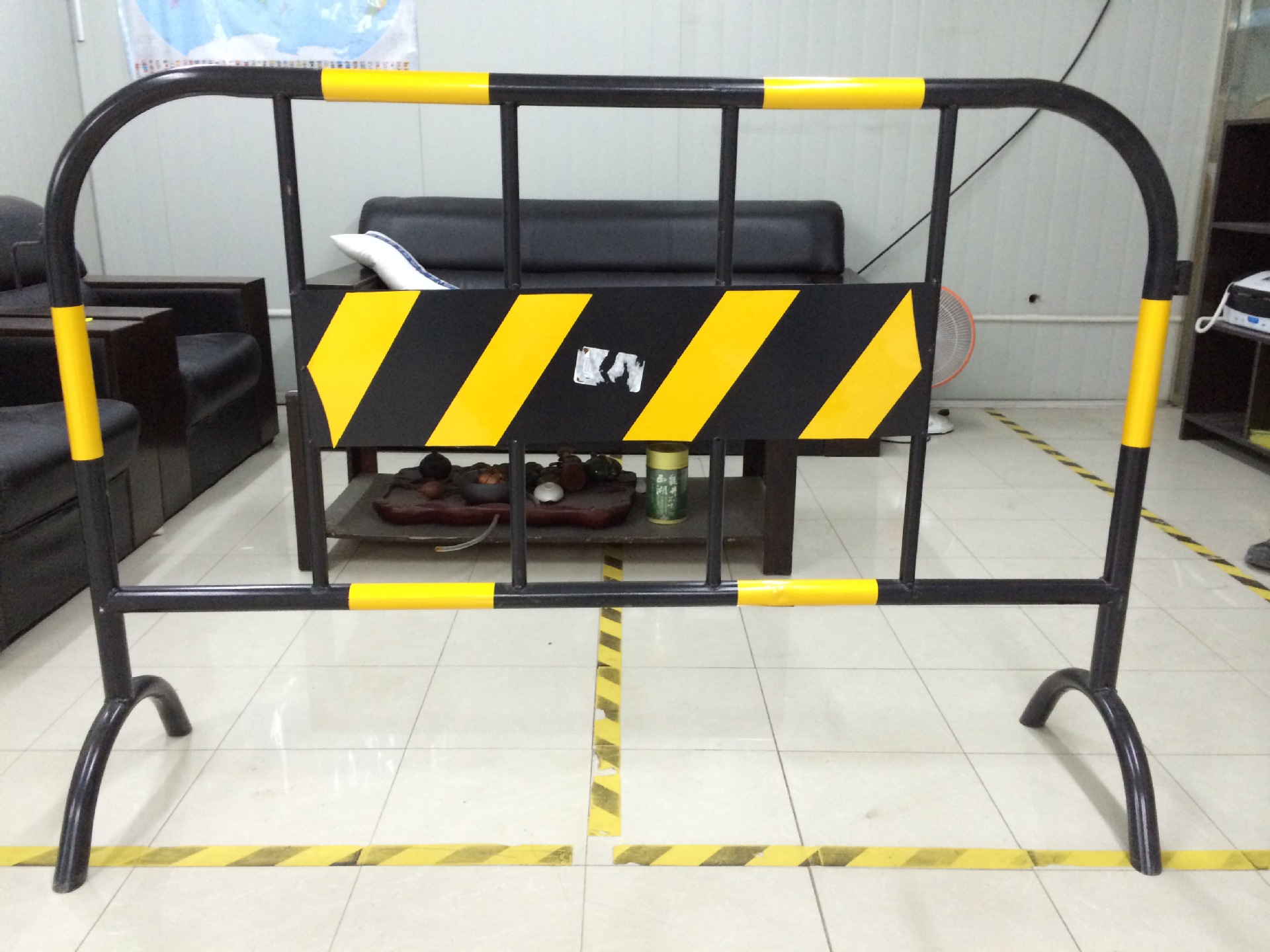 上海铁马护栏移动护栏施工围栏临时隔离路政道路封闭障碍