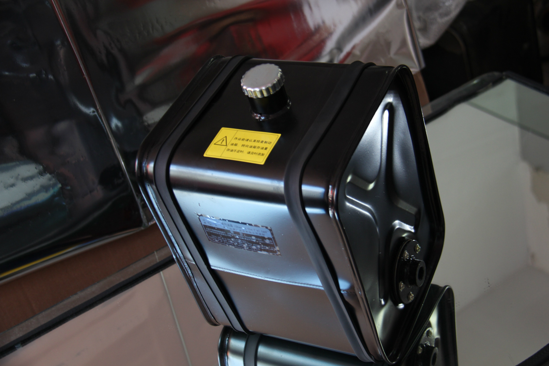 汽车改装油箱 质量三包 液压油箱 柴油箱 燃油箱箱 不锈钢油箱