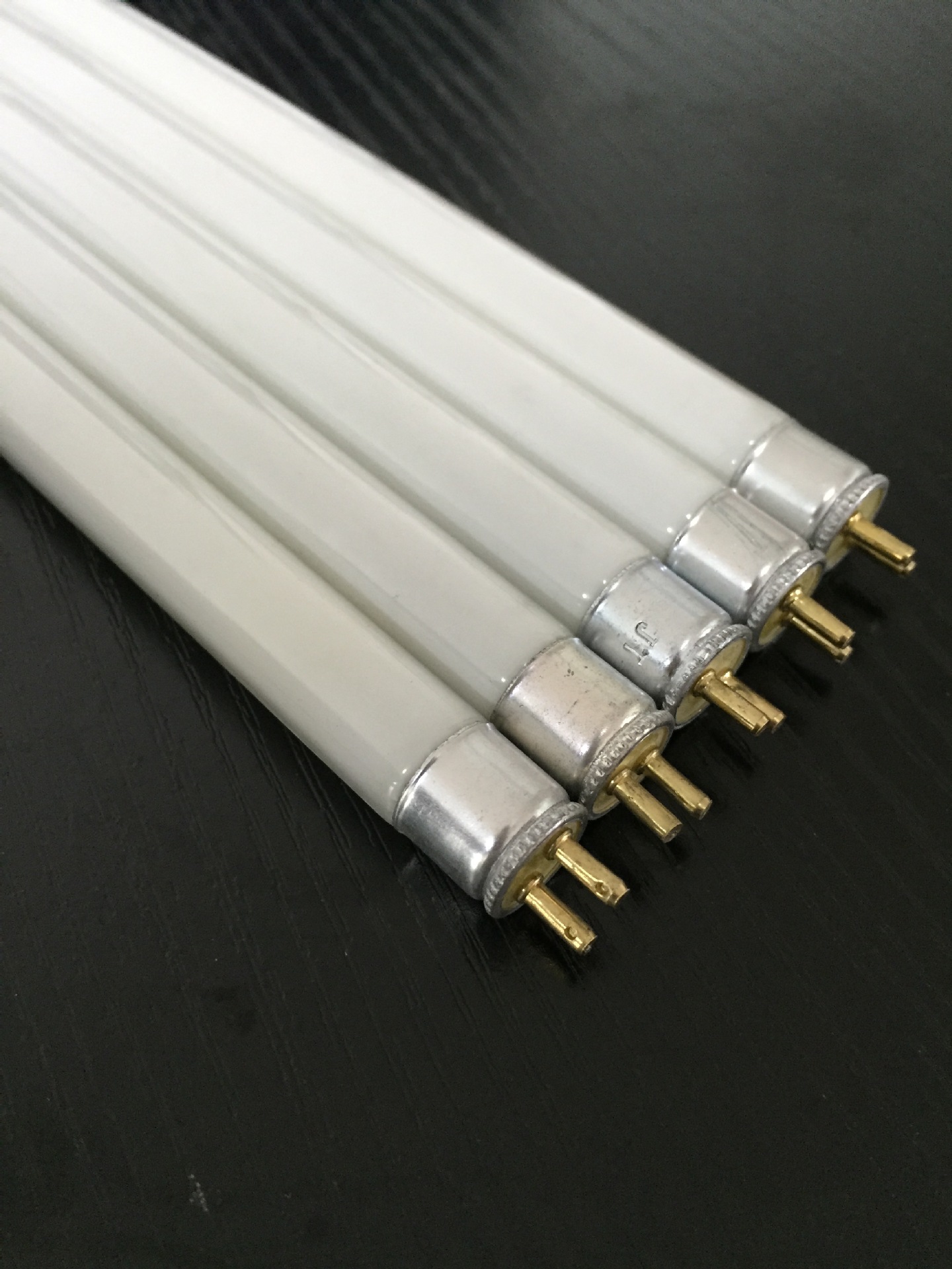 厂家供应传统t4 22w普通荧光灯管t4