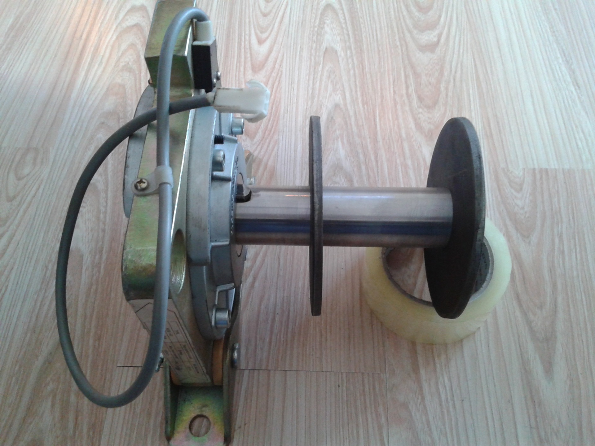 安全制动装置防坠器30孔电动卷门机防断链800kg以下卷门防坠装置