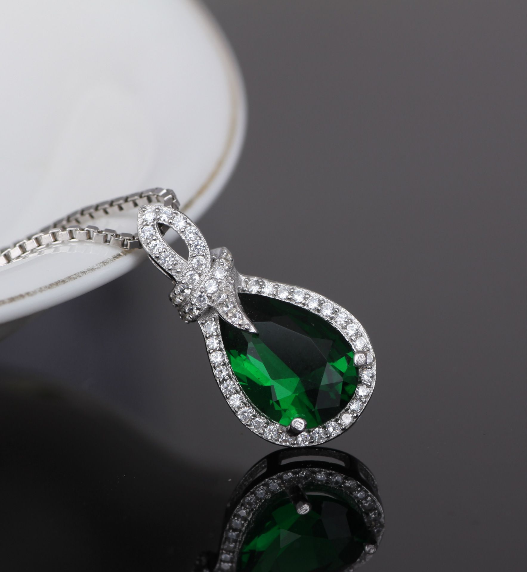 海丰县一行首饰厂 供应信息 项饰 s925银精品 微镶绿宝石吊坠 欧美