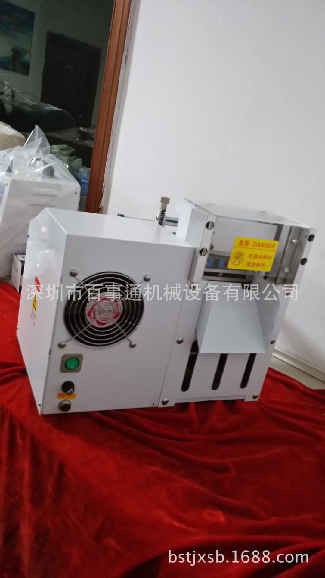 厂家直销 新款pvc pe管黄蜡管热缩套管专用全自动电脑切套管机