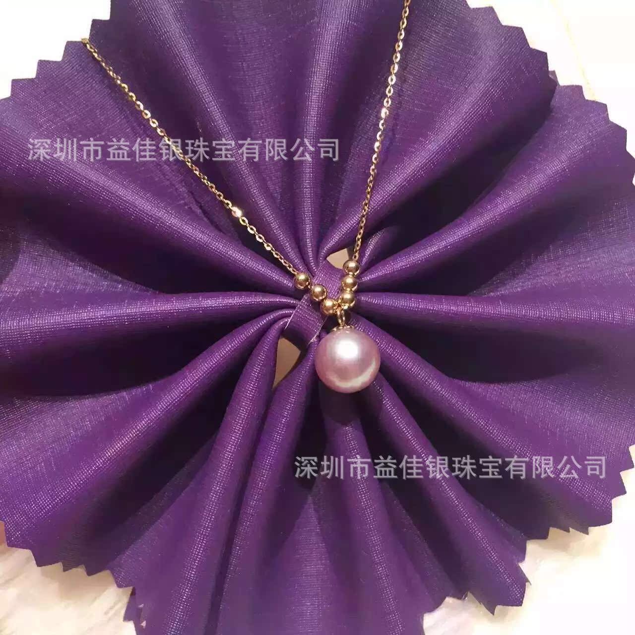 珍珠大小有8mm,也有9~10mm的珍珠颜色有白色,紫色