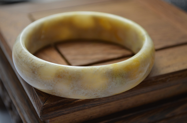 天然珊瑚玉手镯 珊瑚化石镯子原矿 菊花晶手镯 石英岩玉手镯