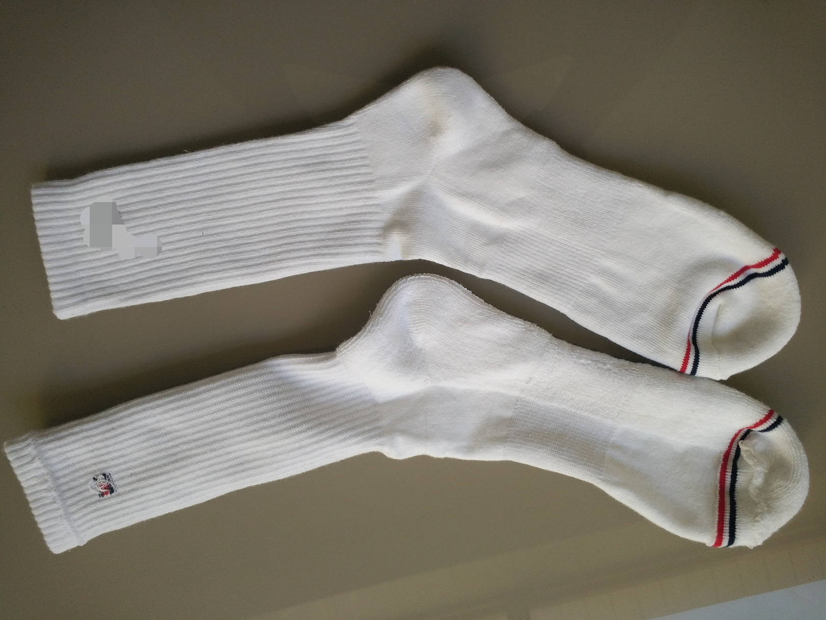 本产品无包装  十双一捆 白色 运动休闲 棉袜 加厚脚底