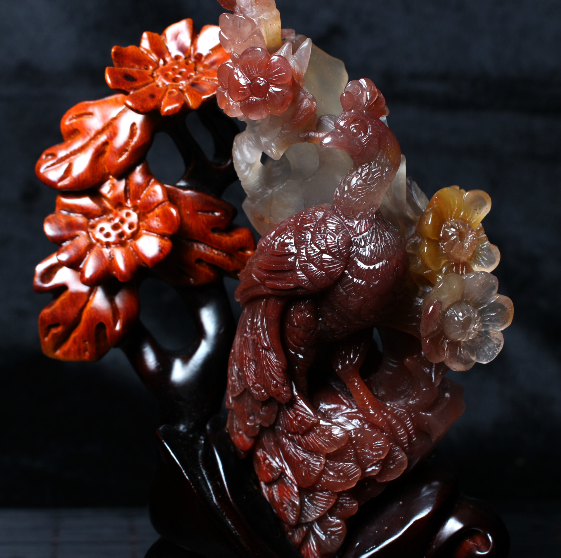 天然红水晶孔雀俏色摆件时尚家居装饰精美办公用品助运水晶工艺品