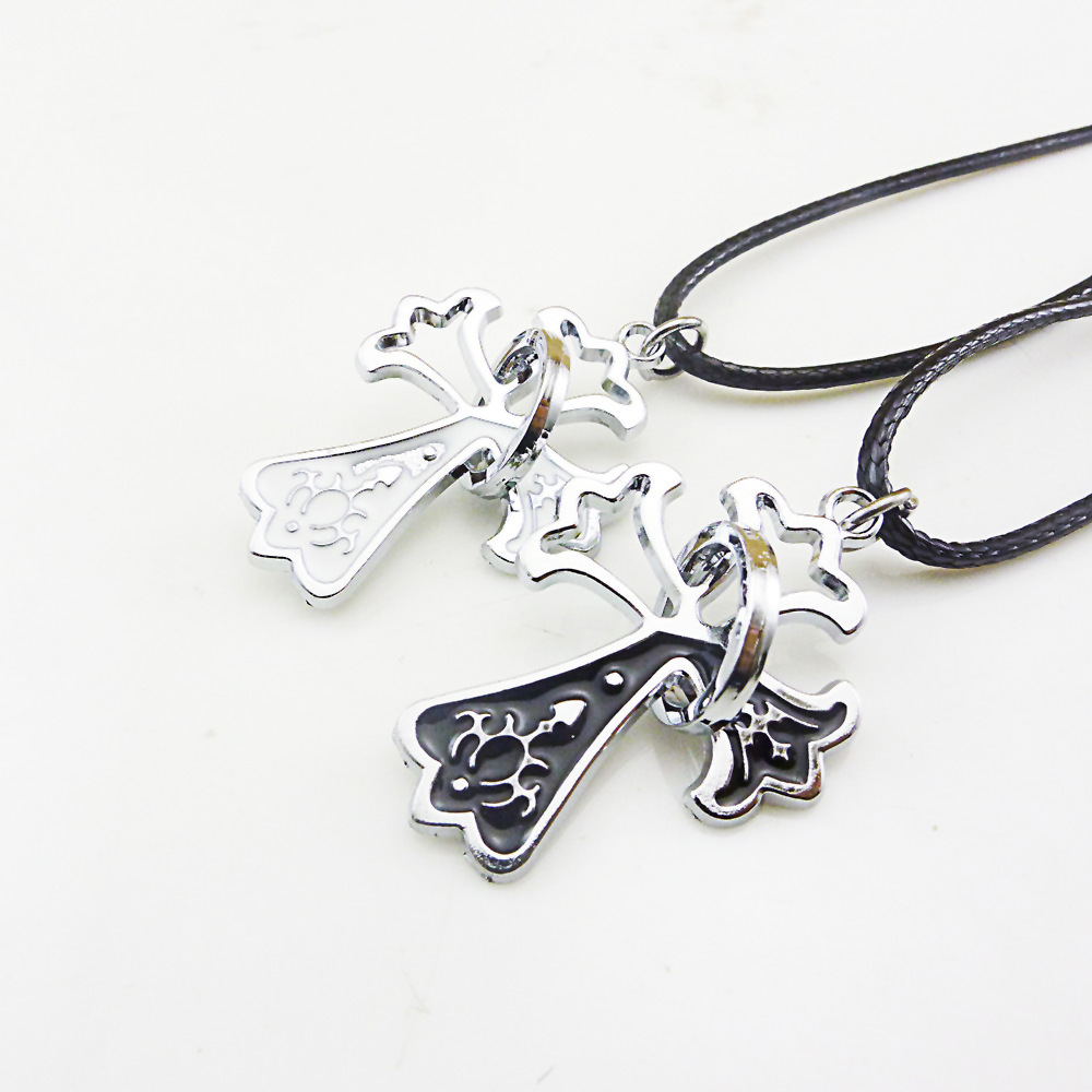 个性创意钢钛合金镂空饰品 低价学生情侣项