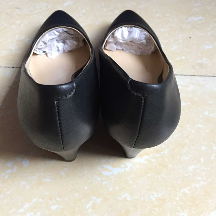 外贸原单正品坡跟商务休闲小尖头牛皮女士百搭套脚九西爆款单鞋