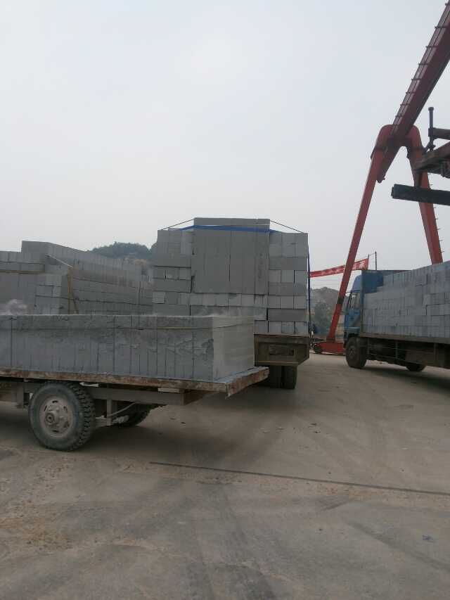 加气混凝土空心砖块多孔砖实心砖价格 产地直销