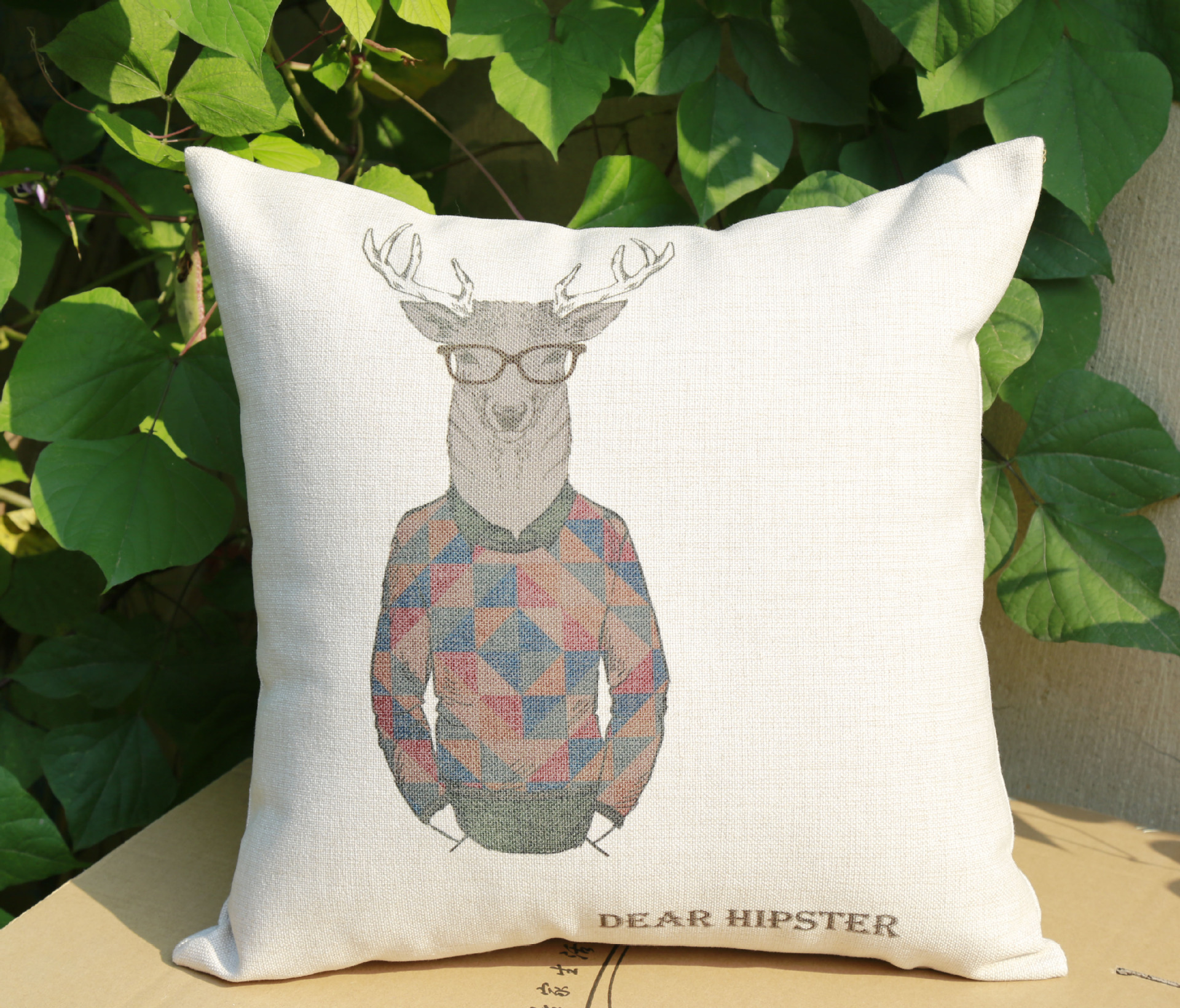 绘纺家居北欧风情鹿头抱枕客厅沙发靠枕棉麻靠垫