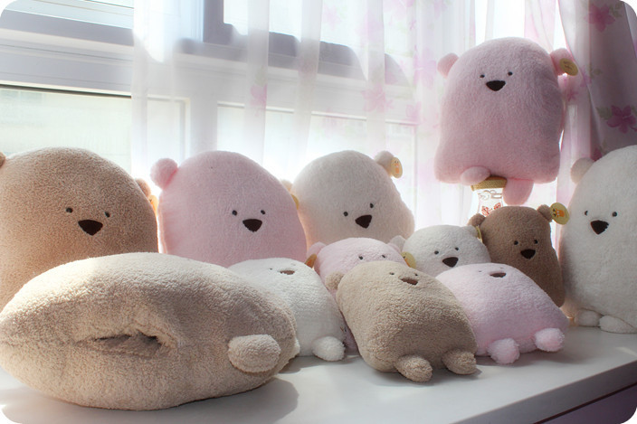 工厂供应卡通精品方熊手捂冬日暖手豆豆熊抱枕礼品批发定制