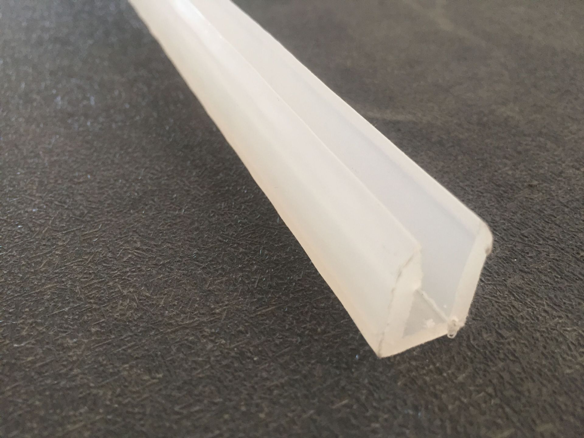 u型槽 聚乙烯塑料条 pp挤出异型材加工定制 厂家直销 量大从优