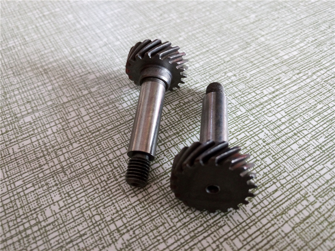 狮涛缝纫设备专业供应零部件 原装斜齿轮轴de162厂家直销批发