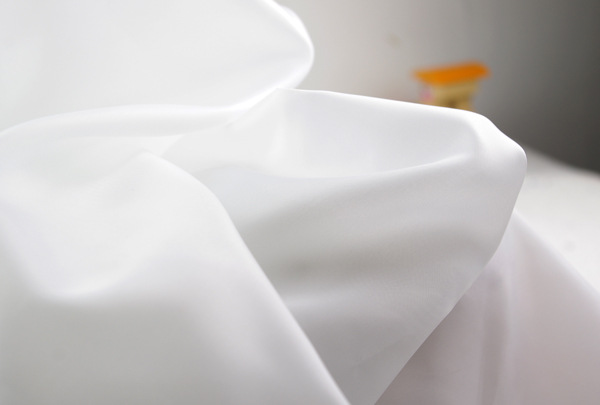 【酒店用布】白布面料化纤缎条床品纯白色1cm缎条布料(60g)-阿里巴巴