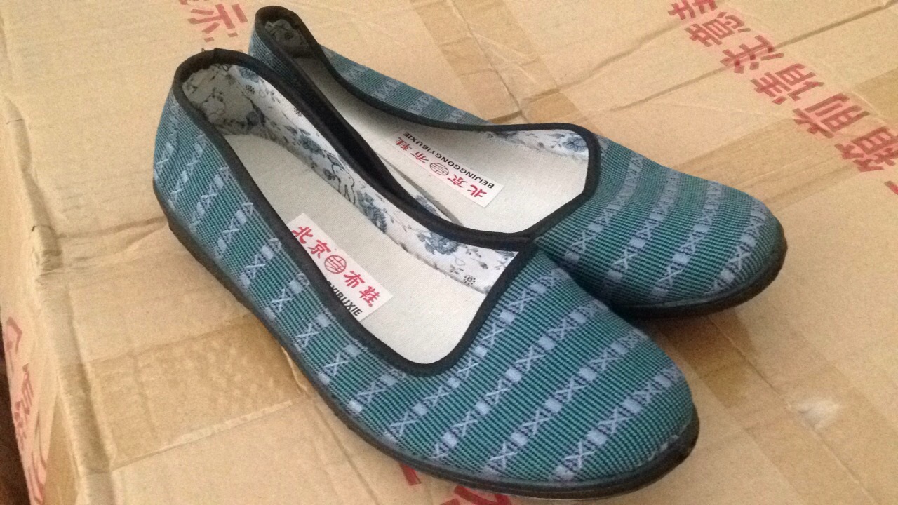 跑江湖摆地摊货源批发春夏秋三季热卖女款布鞋精品女鞋厂家批发