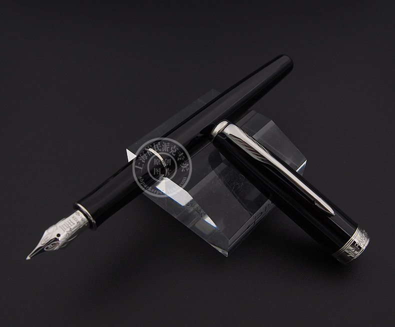 parker派克卓尔福系列「福」字三款宝石红 黑丽雅白夹 .