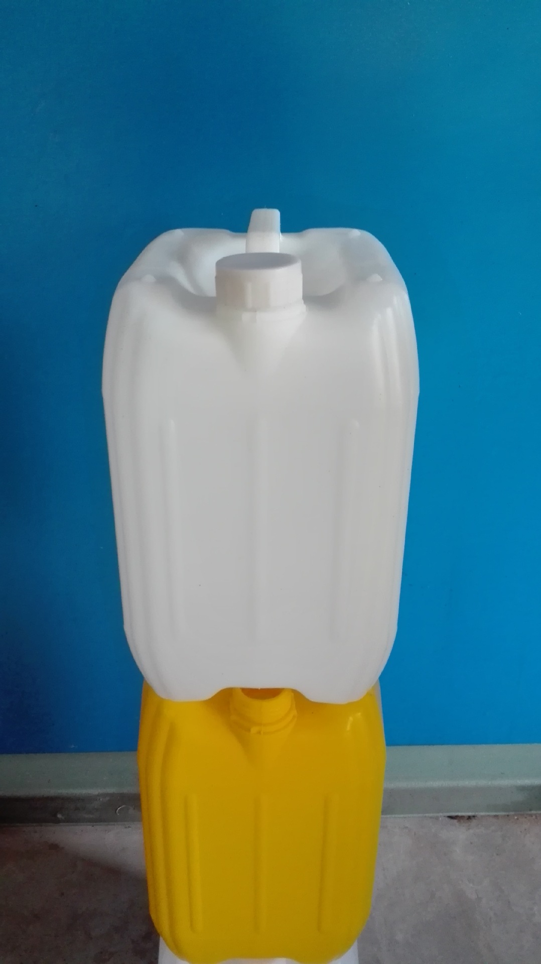 10l尿素桶10公斤吹塑桶化工塑料桶10kg方形桶10升堆.