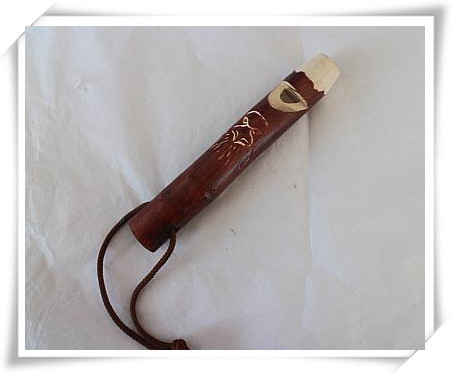 厂家定制挂绳木质口哨户外儿童玩具哨子宝宝幼教木制木雕口哨