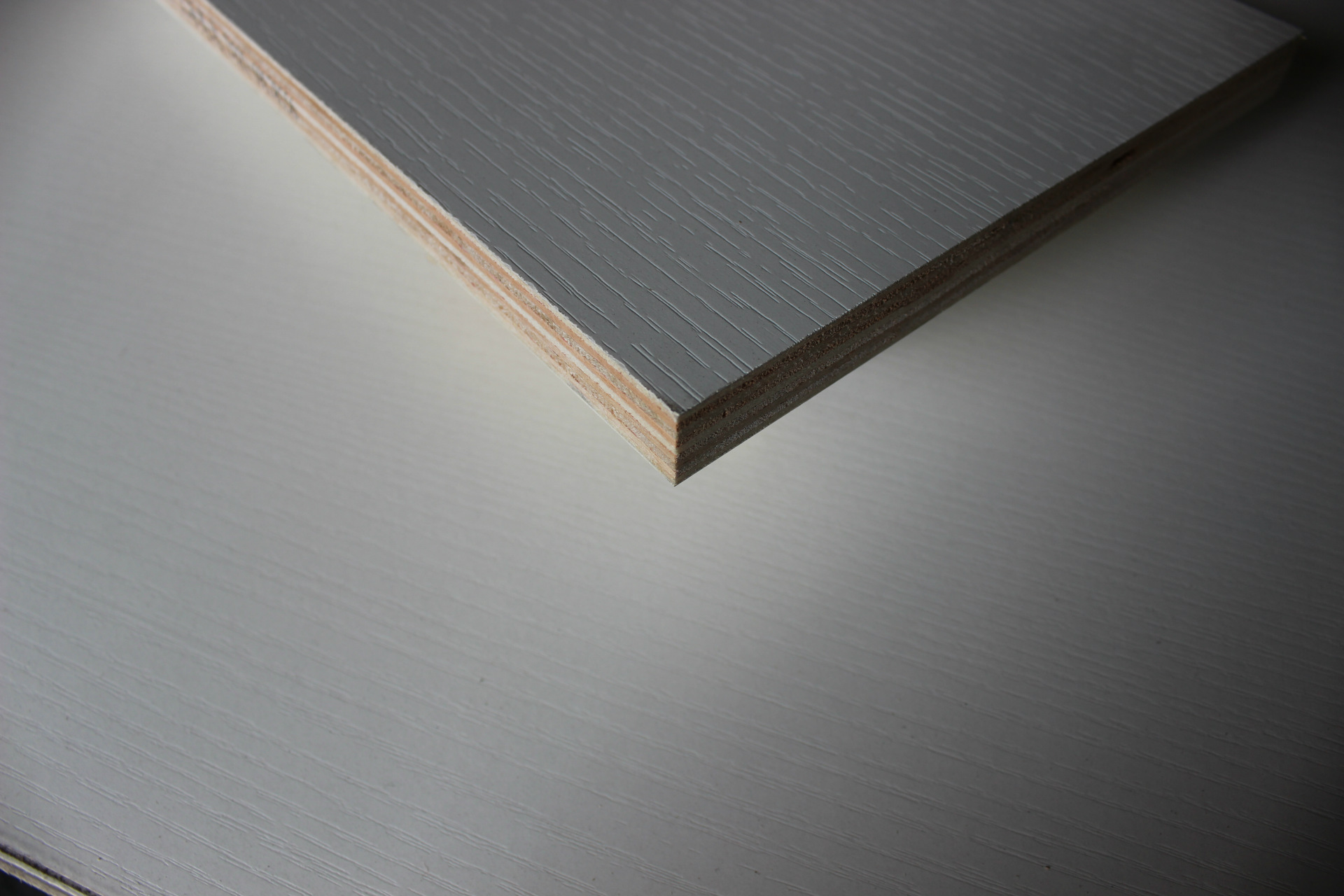 新款热销 e1级全桉基材多层板 双贴暖白 橱柜/浴室柜专用柜体板