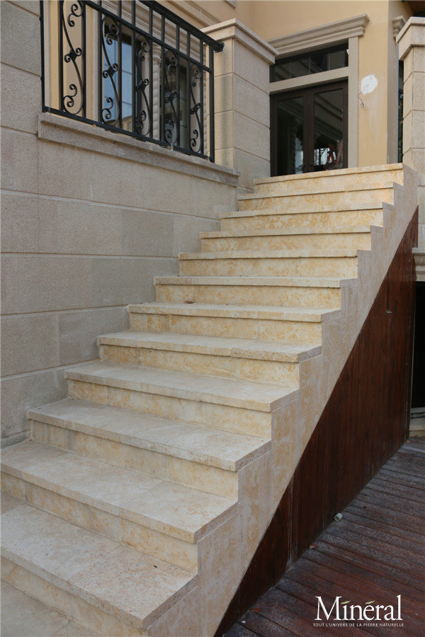 5*2cm 加工:皮革面 特征:与盖板侧面同样的加工,保证台阶整体性效果