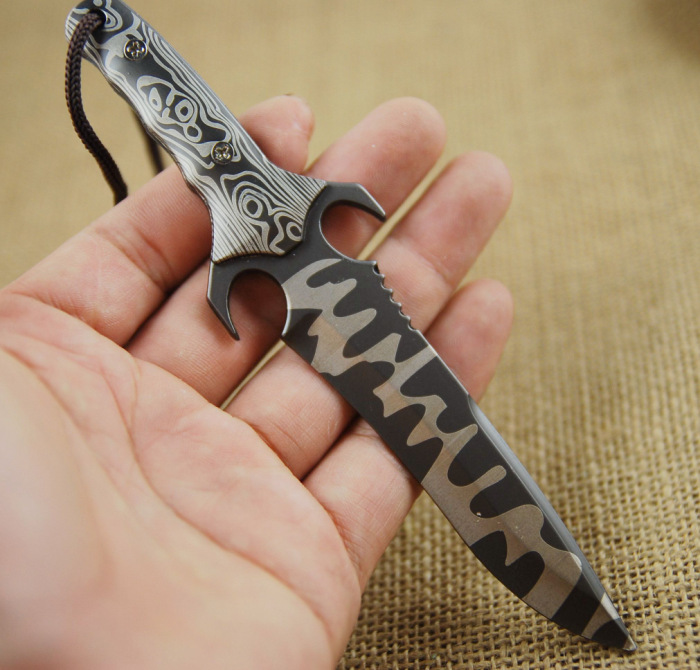 【生产批发】特价促销 合金虎牙战刀模型 网游周边 送皮套未开刃