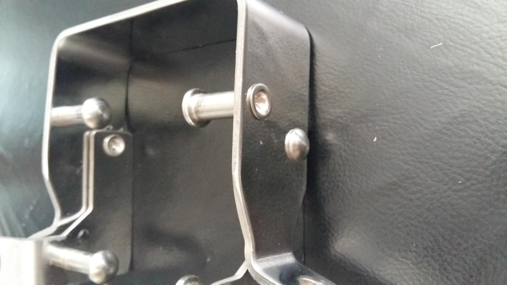 液压旋铆机铆接不锈钢半空心铆钉 翻边不开裂 翻边均匀好看