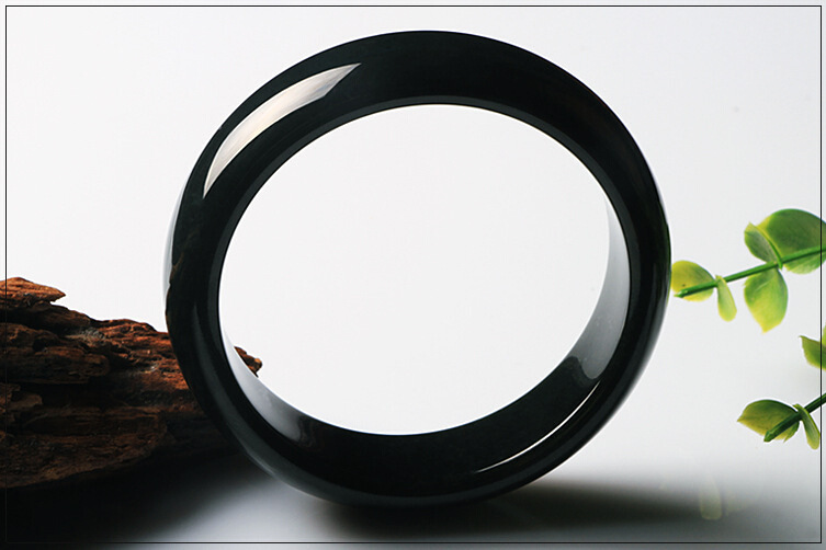 新疆a货和田玉墨玉手镯 和田玉黑青玉羊脂级 女款青墨玉镯