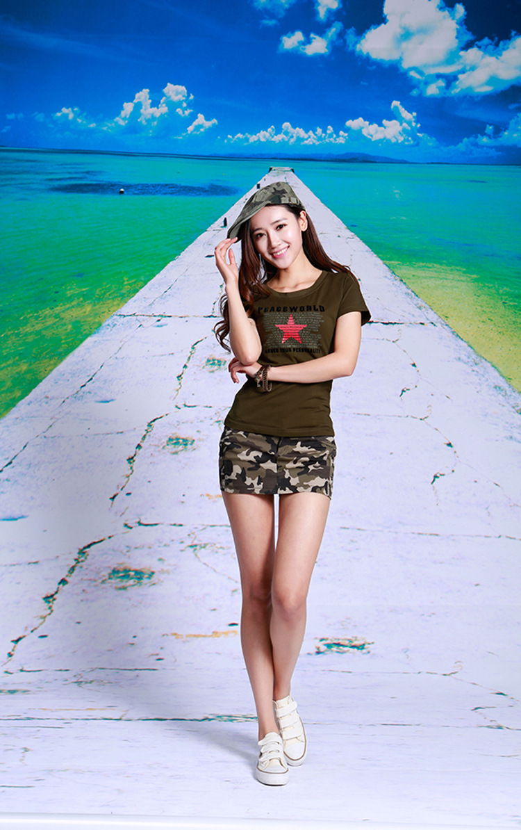 新款女士迷彩短裙套装 军绿短袖女运动时尚t恤短裙裤两件套