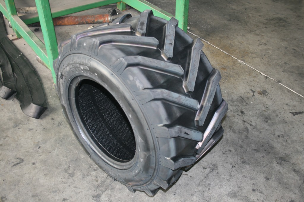 75-18推土机轮胎 装载机轮胎 加厚防扎防刺高耐磨高负荷配钢圈-报价