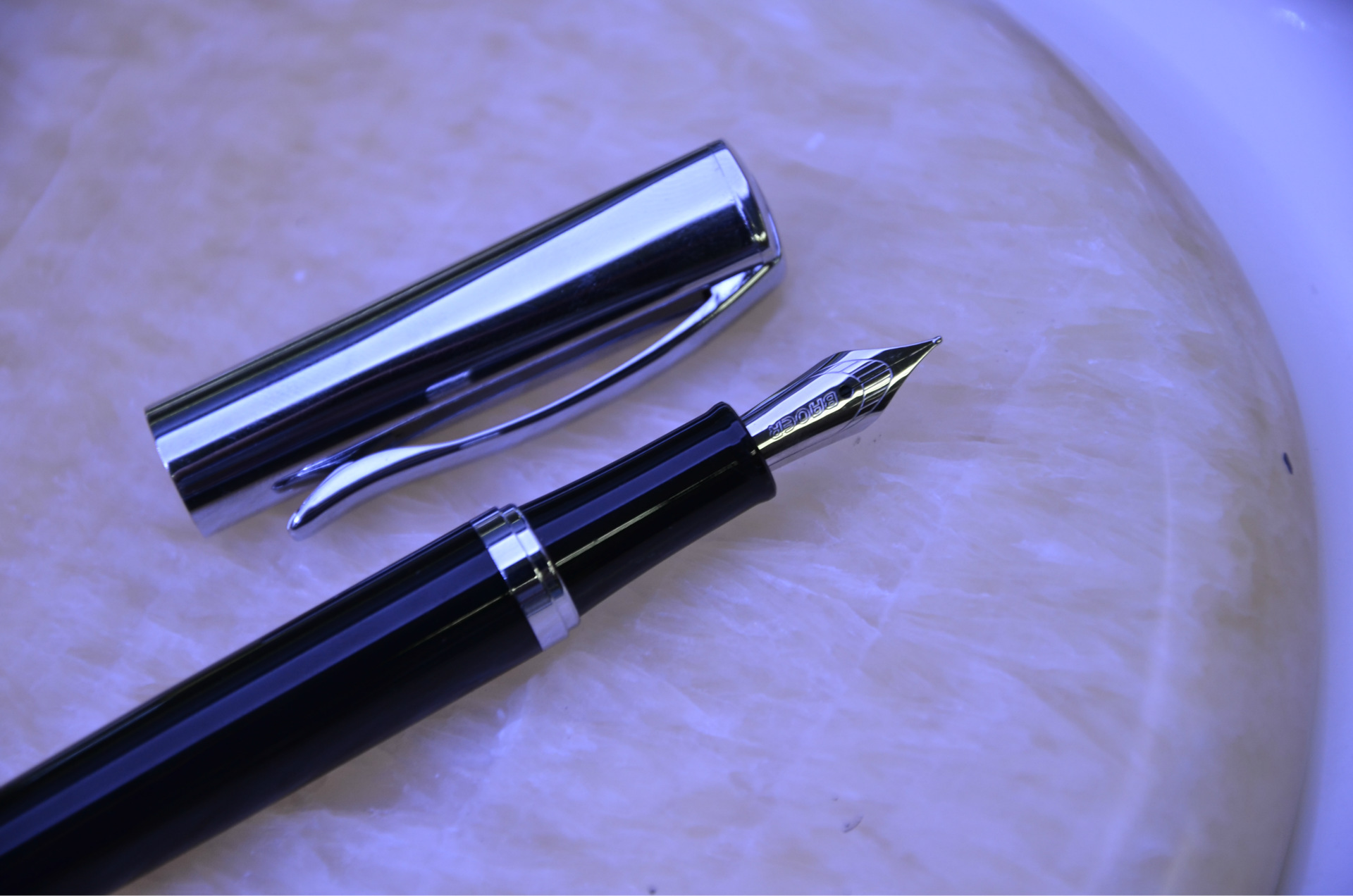 金豪黑色烤漆签字笔学生练习中性笔商务办公用品宝珠笔定制