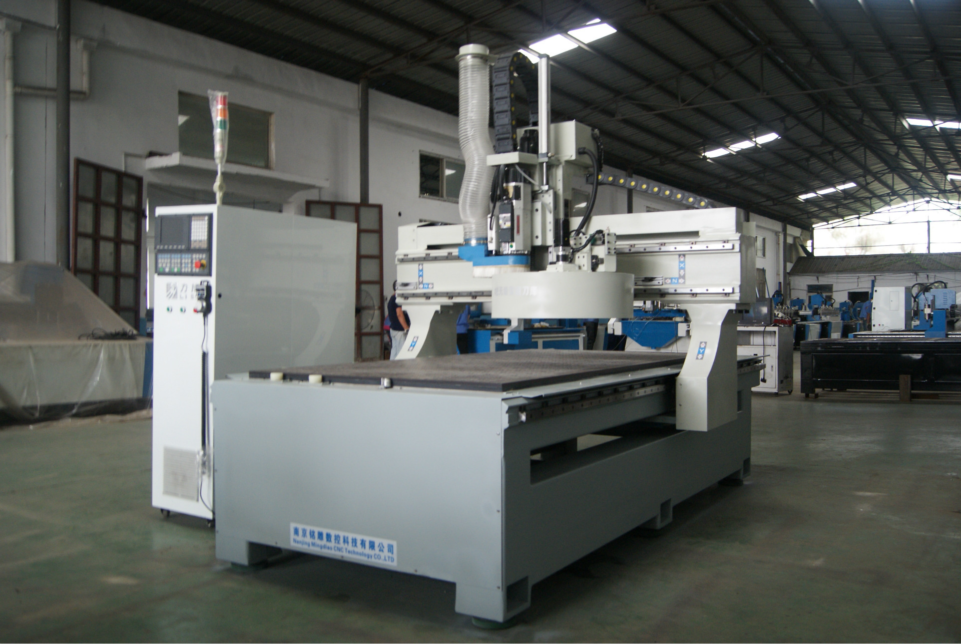 苏州雕刻机厂家直销 lb-1325z木门加工中心8/12/24把刀 自动换刀